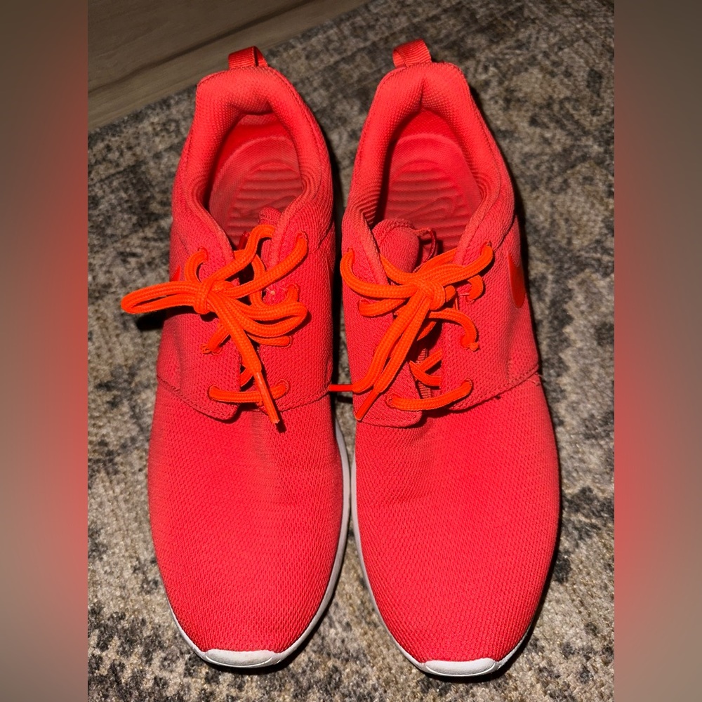 Red Nike Roshes